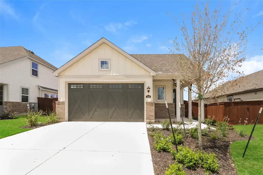 1733 Mexican Heather Drive, Leander