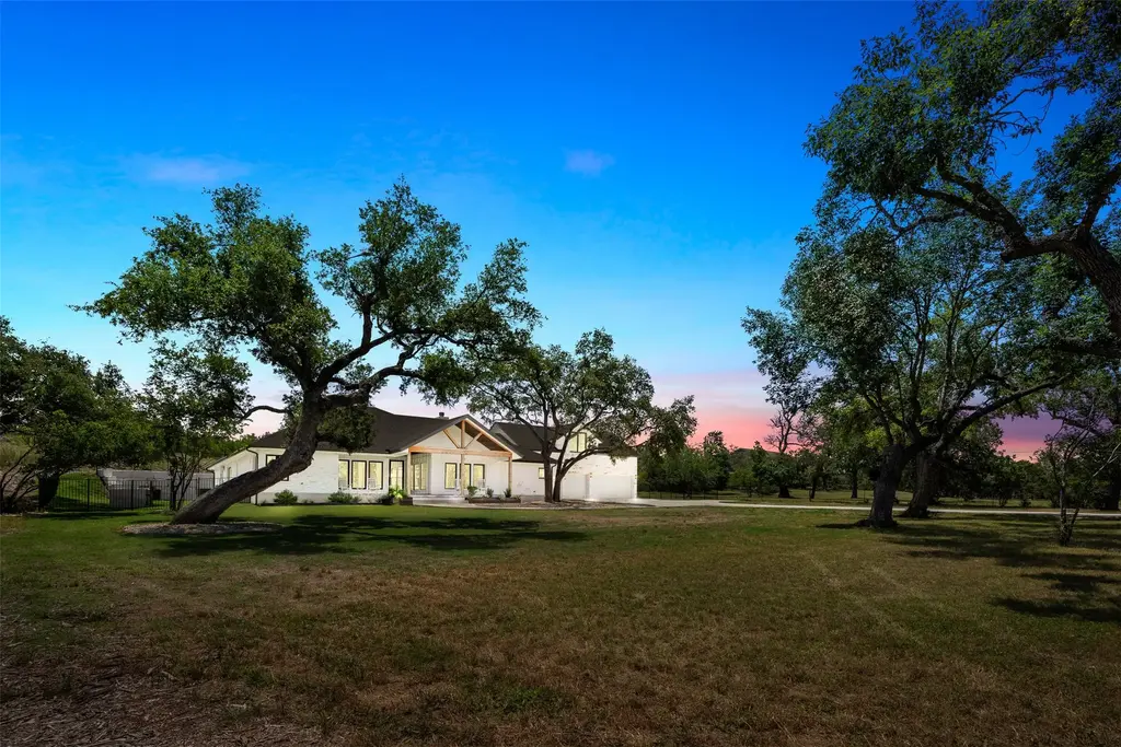 717 E Creek Drive, Dripping Springs