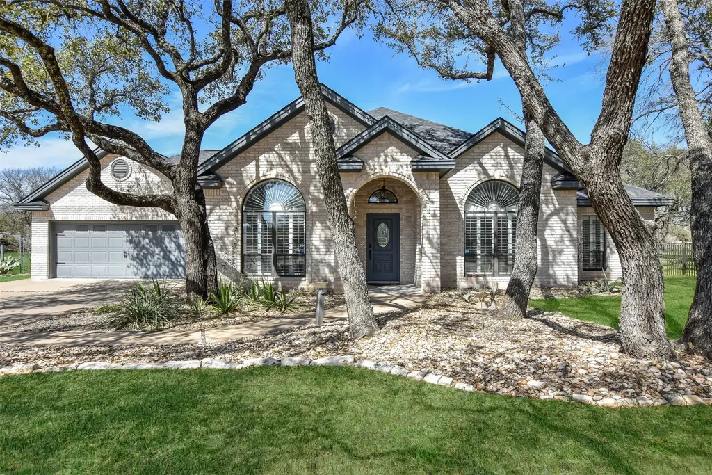 110 Wallace Riddell Drive, Burnet
