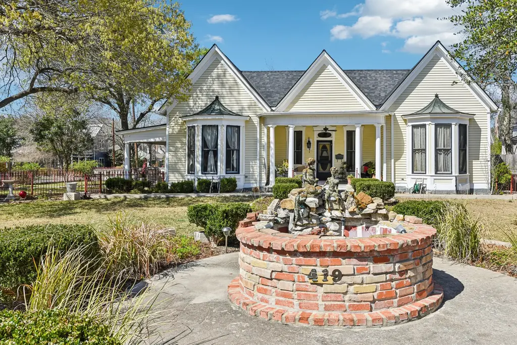 419 W San Antonio Street, Lockhart
