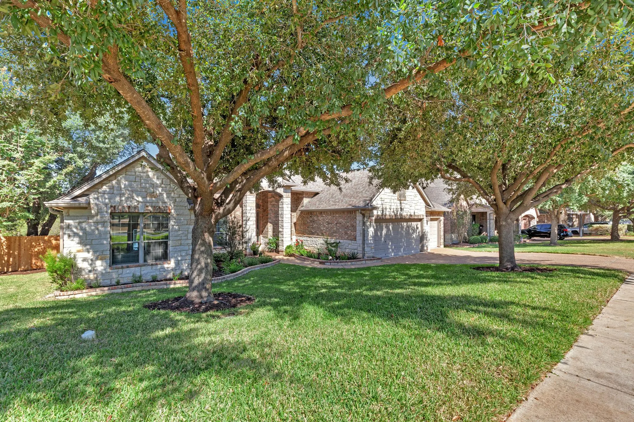 Photo of Listing #4695145
