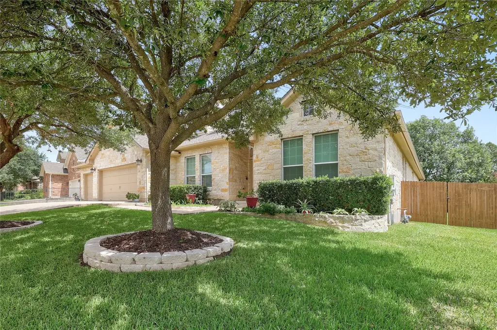 3333 Goldenoak Circle, Round Rock