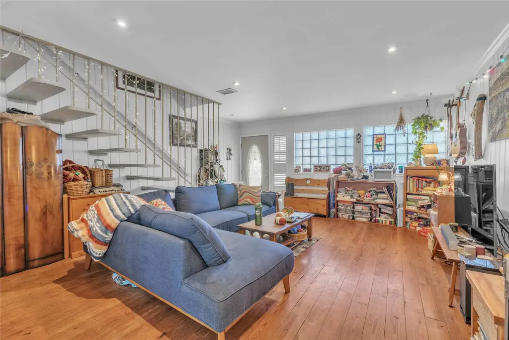 5210 Woodrow Avenue A, Austin