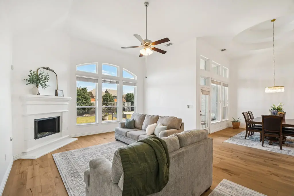 429 Betony Loop, Buda