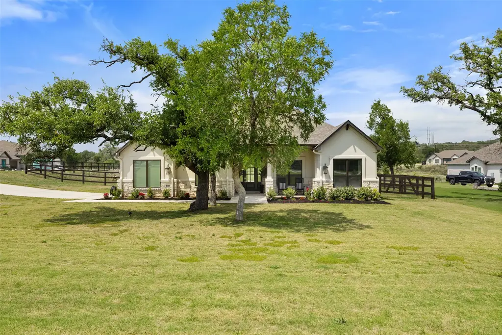 803 Spicewood Trails Drive, Spicewood
