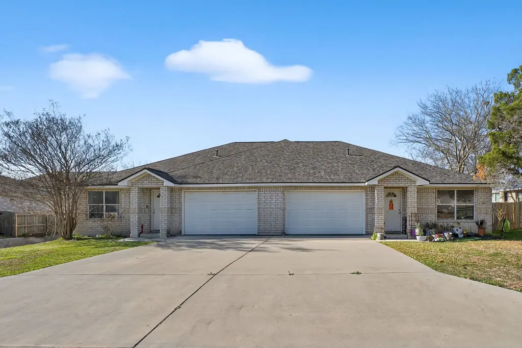 3036 & 3038 Pine Valley Drive, New Braunfels