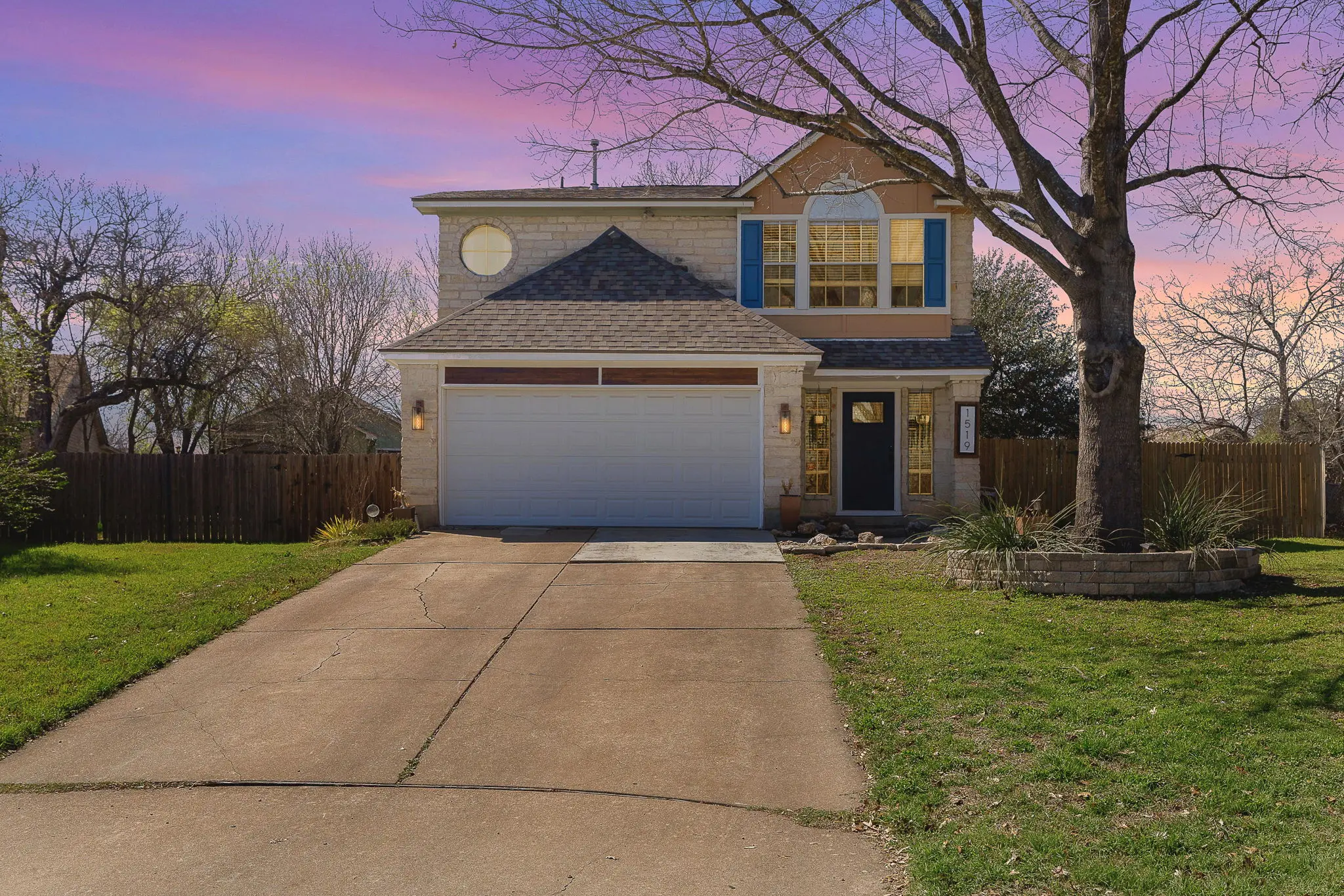 Photo of Listing #1571220
