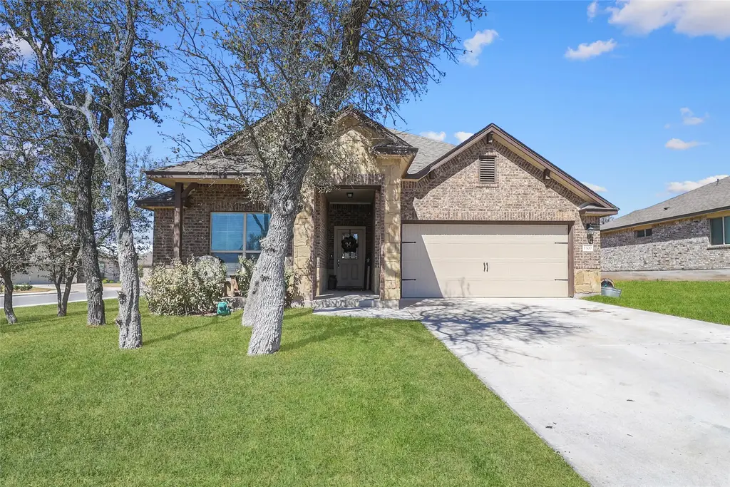 1300 Spicewood Drive, Burnet