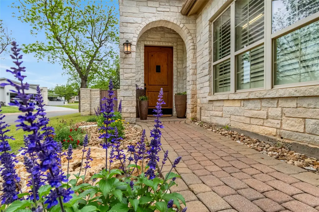 101 Blanco Court, Horseshoe Bay