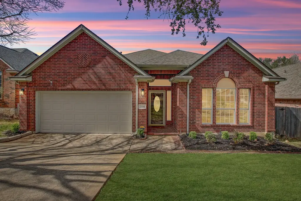 7334 W Magic Mountain Lane, Round Rock