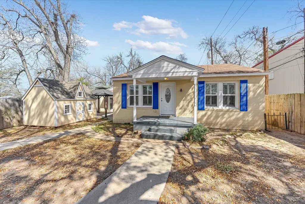 318 Nw Loop 230 Highway, Smithville