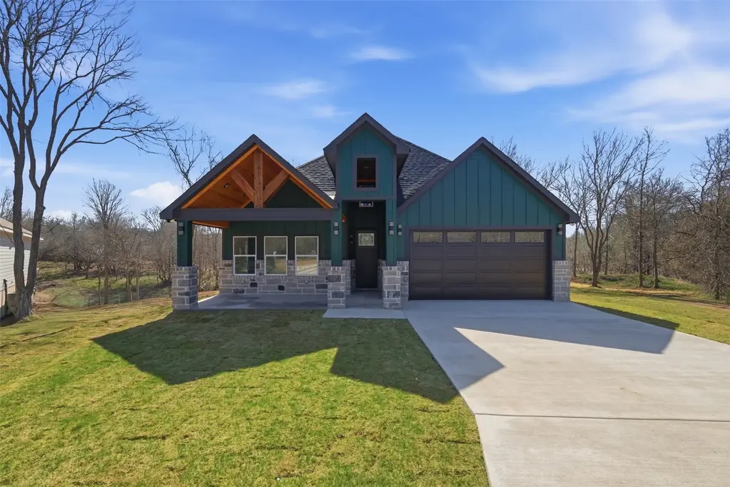 131 E Keomuku Lane, Bastrop