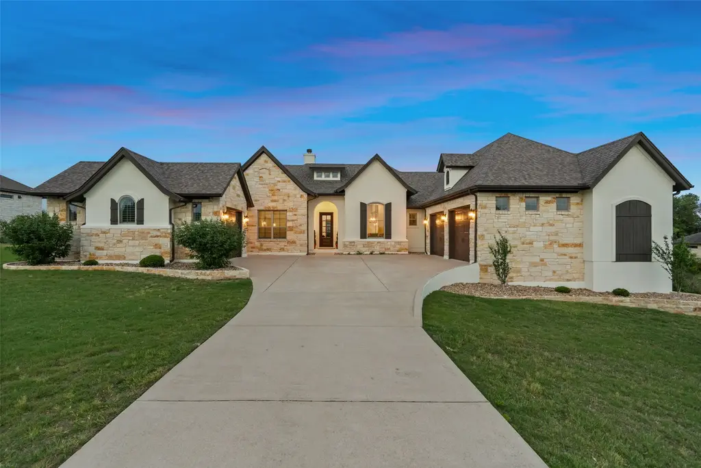 831 Sad Willow Pass, Driftwood