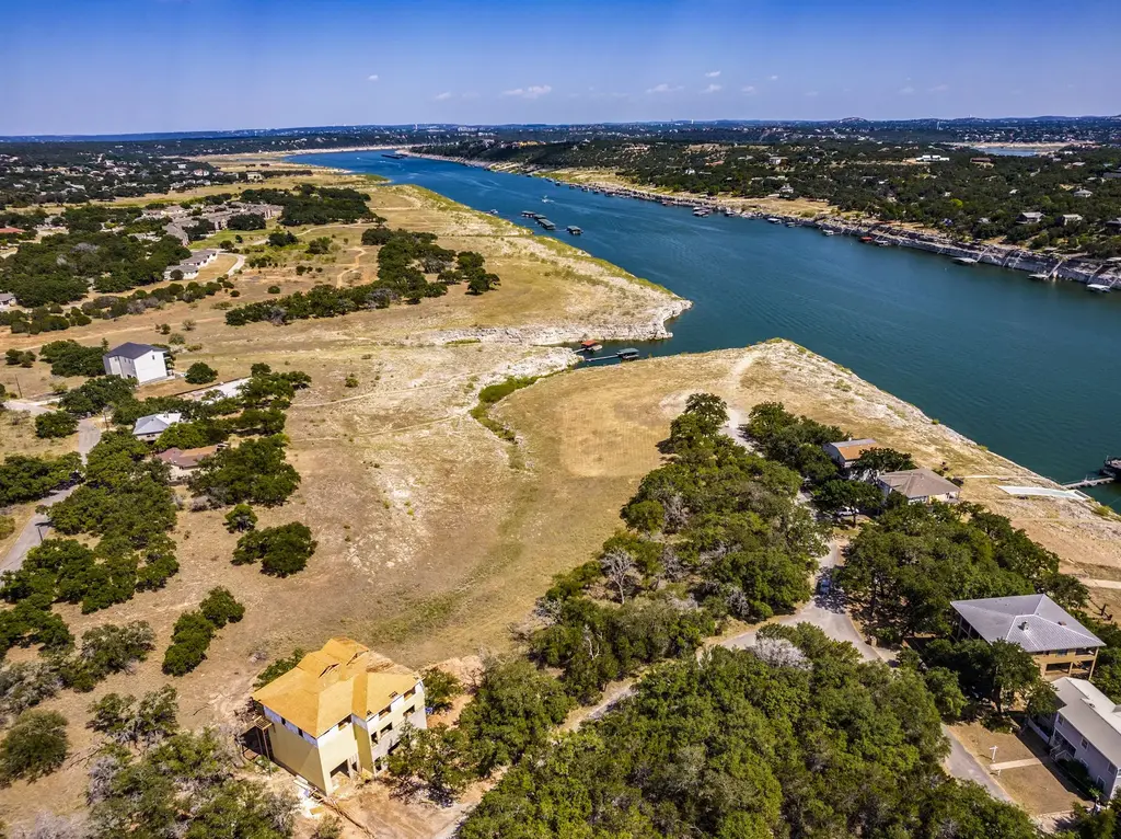 1303 Robin Trail, Lago Vista