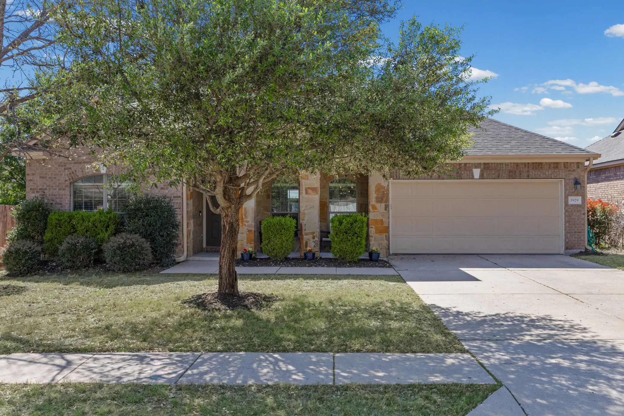 Photo of Listing #1751737