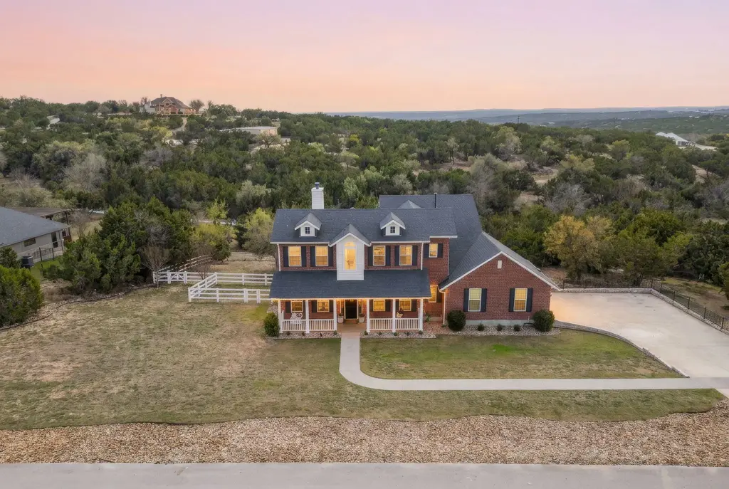 229 Huck Finn Trail, Dripping Springs