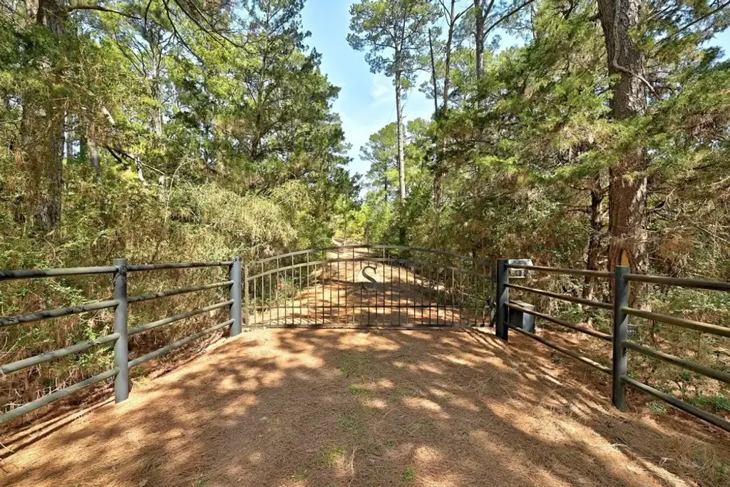 500 Pine Valley Loop, Smithville