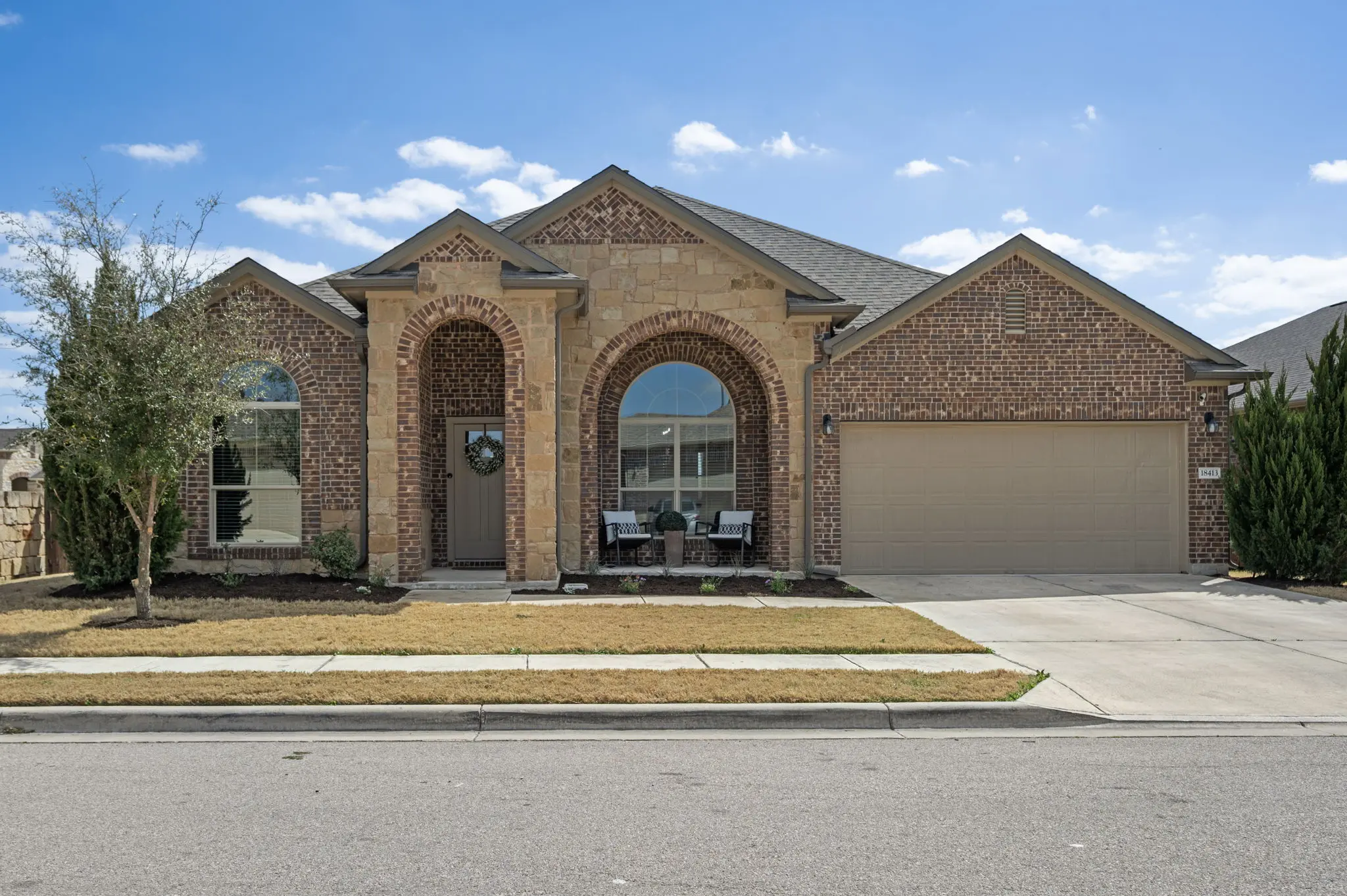 Photo of Listing #9832848