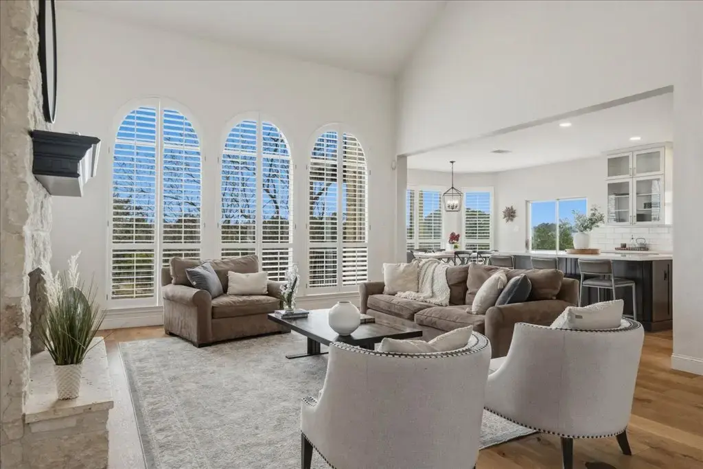 19215 White Horse Cove, Spicewood
