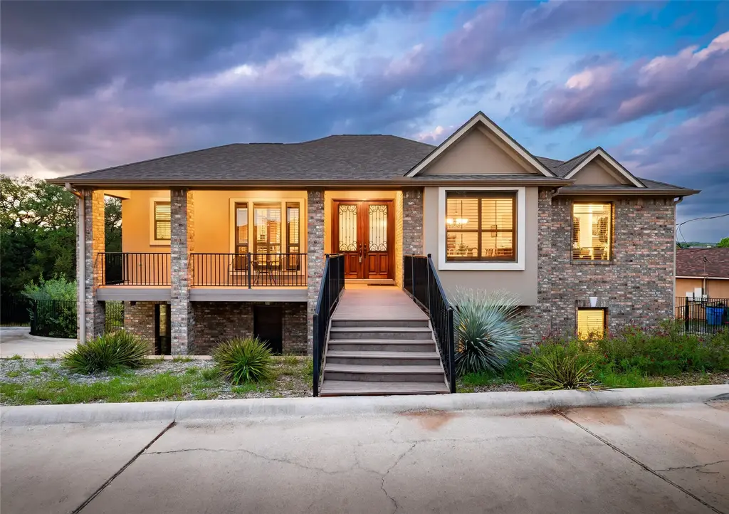 21012 North Ridge Street, Lago Vista