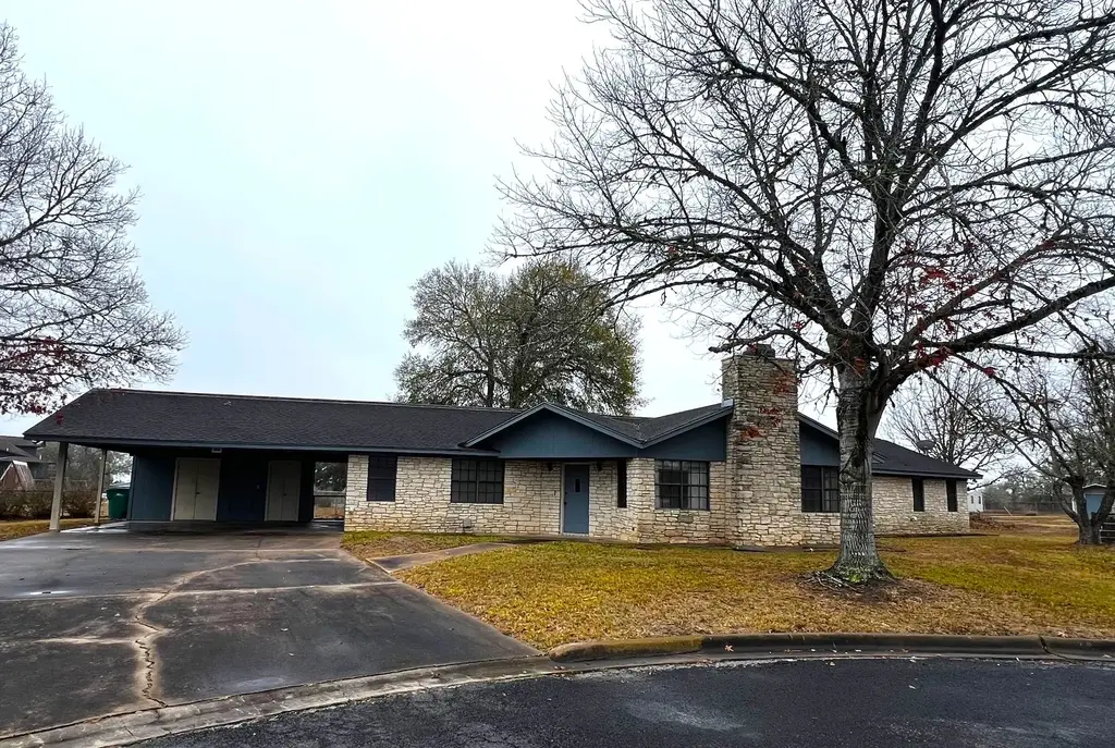 180 Steven Court, La Grange