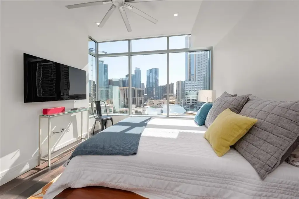 501 West Avenue 1005, Austin
