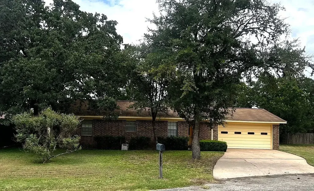 240 S Reed Circle, La Grange