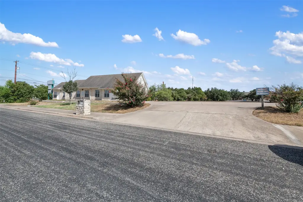 103 Thousand Oaks Boulevard, Georgetown
