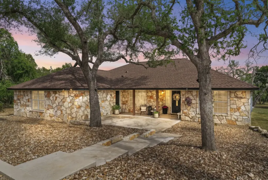 1003 Sunset Canyon Drive S, Dripping Springs