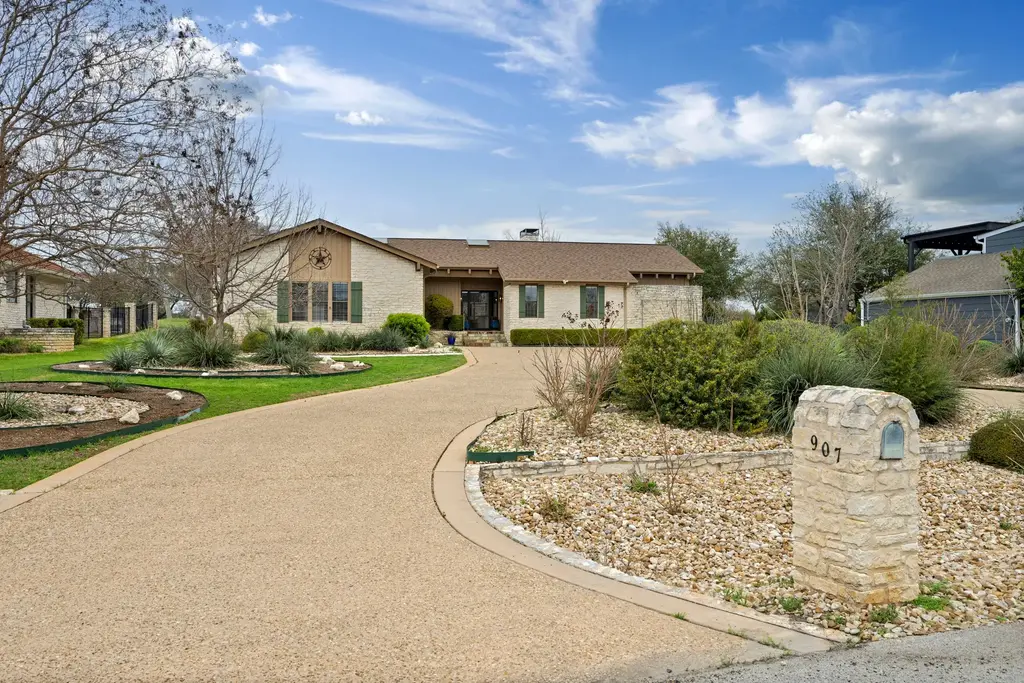 907 Vanguard Street, Lakeway