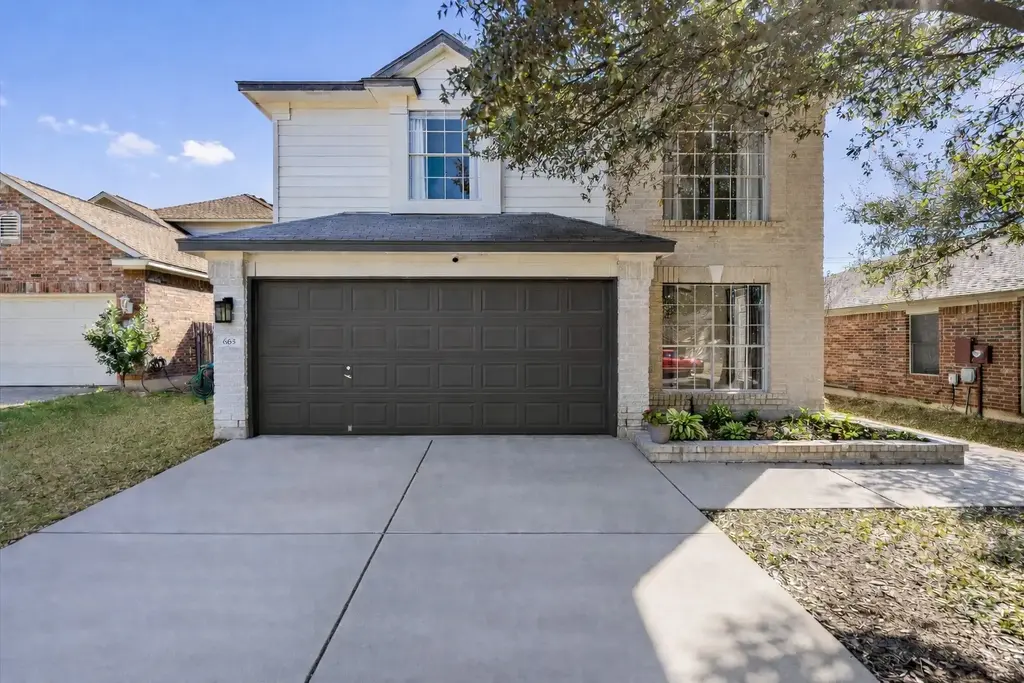663 Reggie Jackson Trail, Round Rock