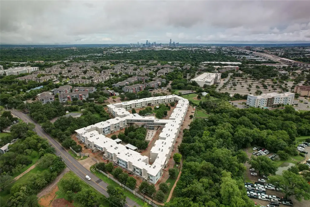 604 N Bluff Drive 101, Austin