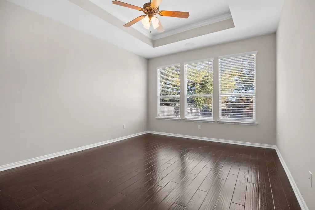 2040 Elaina Loop, Leander
