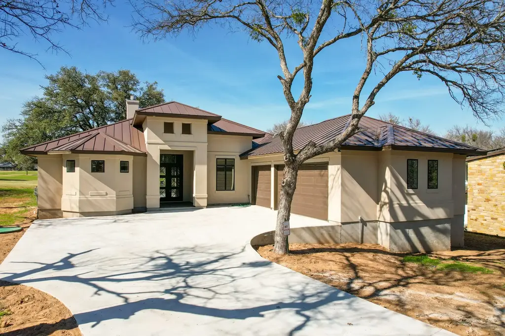 2808 Aurora, Horseshoe Bay