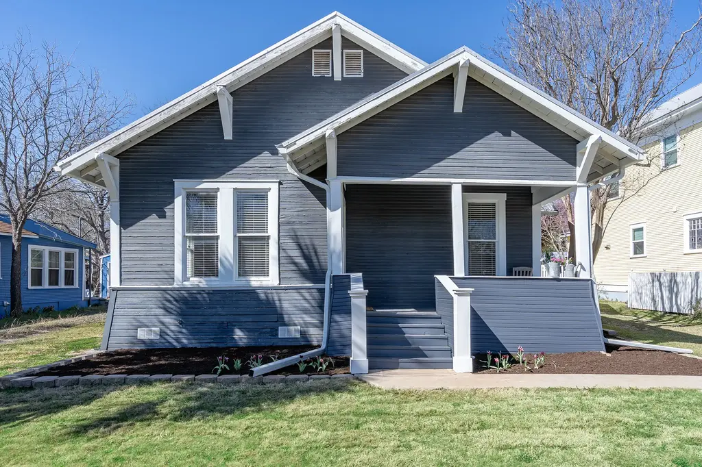 1012 W 6th Street, Taylor