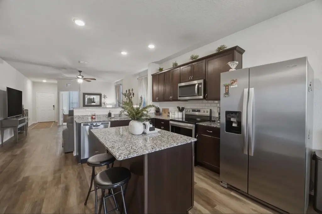 428 Nova Zembla, New Braunfels