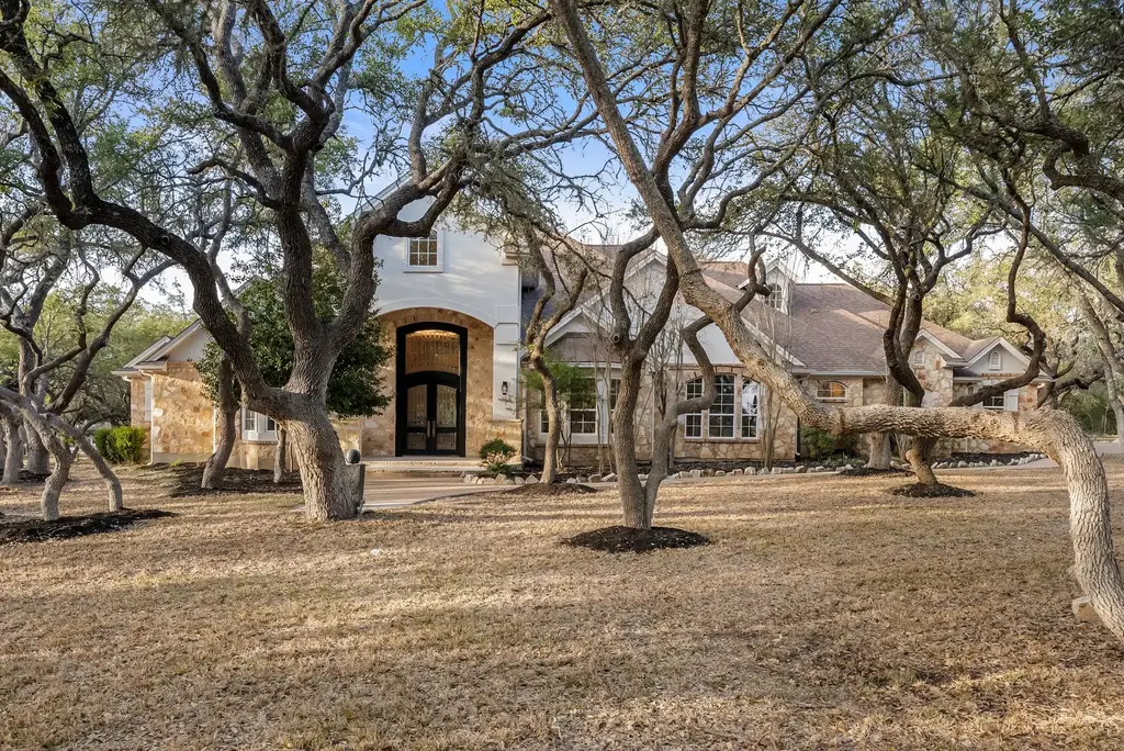 999 Enchanted Oaks Drive, Driftwood