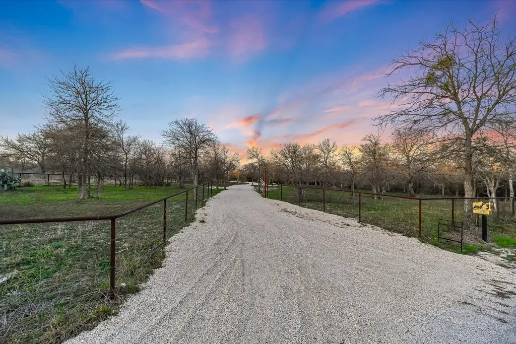 8400 Taylorsville Road, Dale