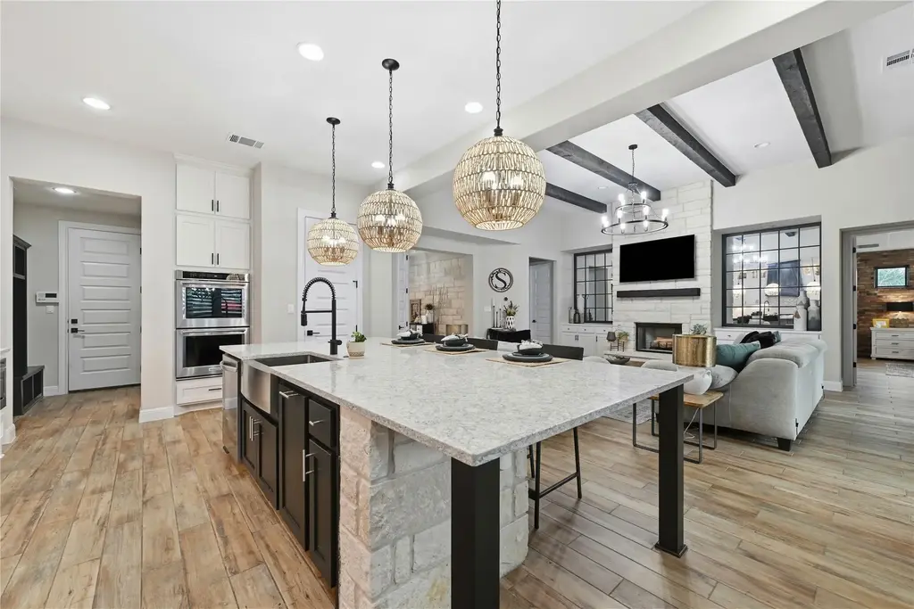 201 Miranda Way, Georgetown