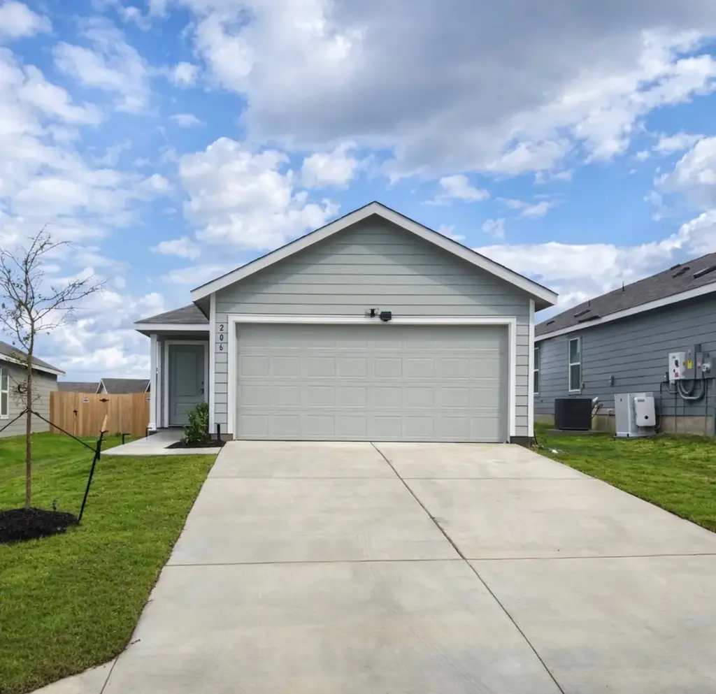 206 Kings Row Lane, Jarrell