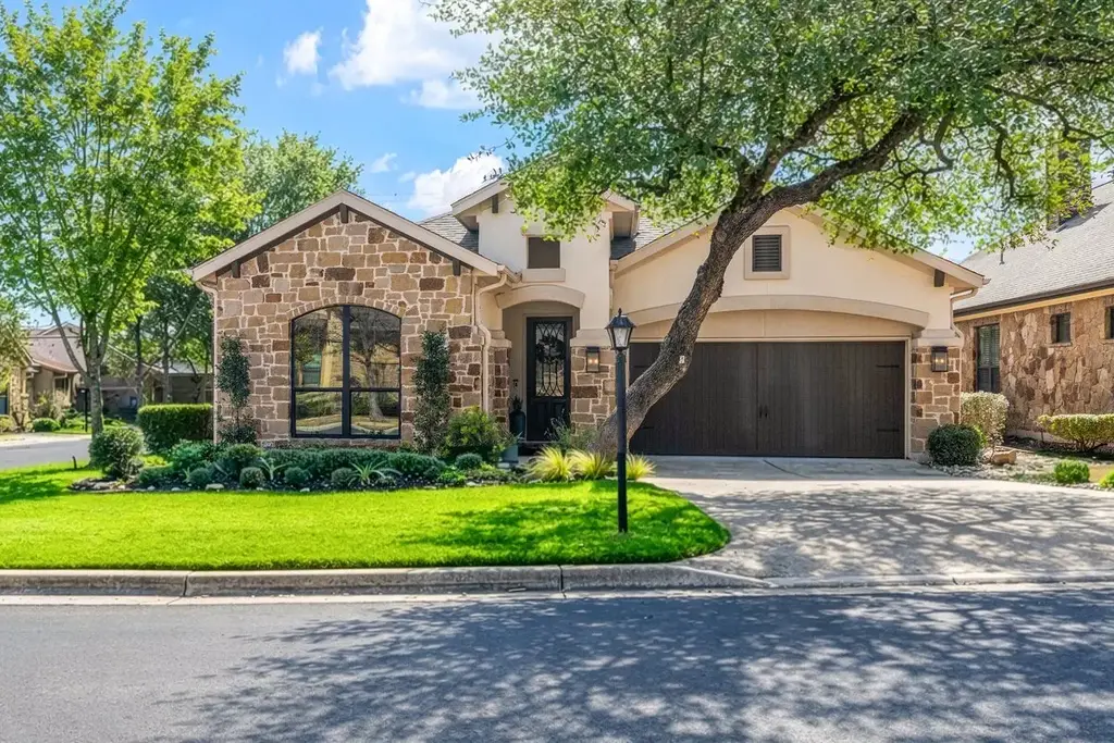 23 Prestonwood Circle, Lakeway