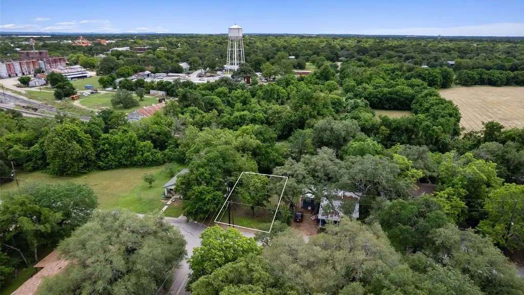 900 Tank Street, Lockhart