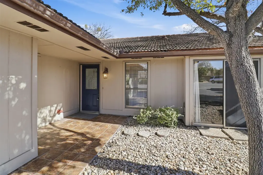 100 Bay Point Drive 3, Horseshoe Bay