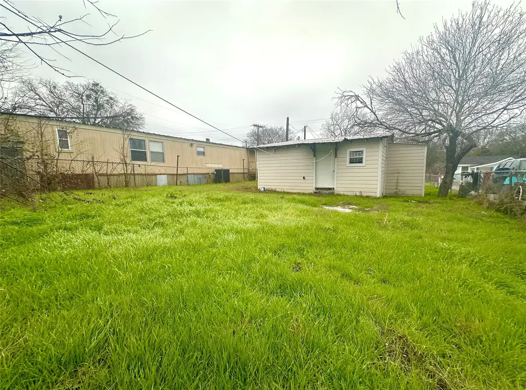 820 Chihuahua Street, Lockhart