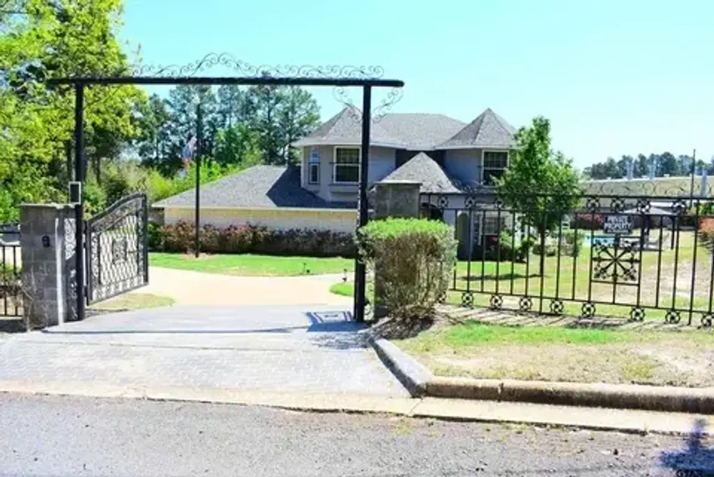 336 Fernwood Drive, Nacogdoches