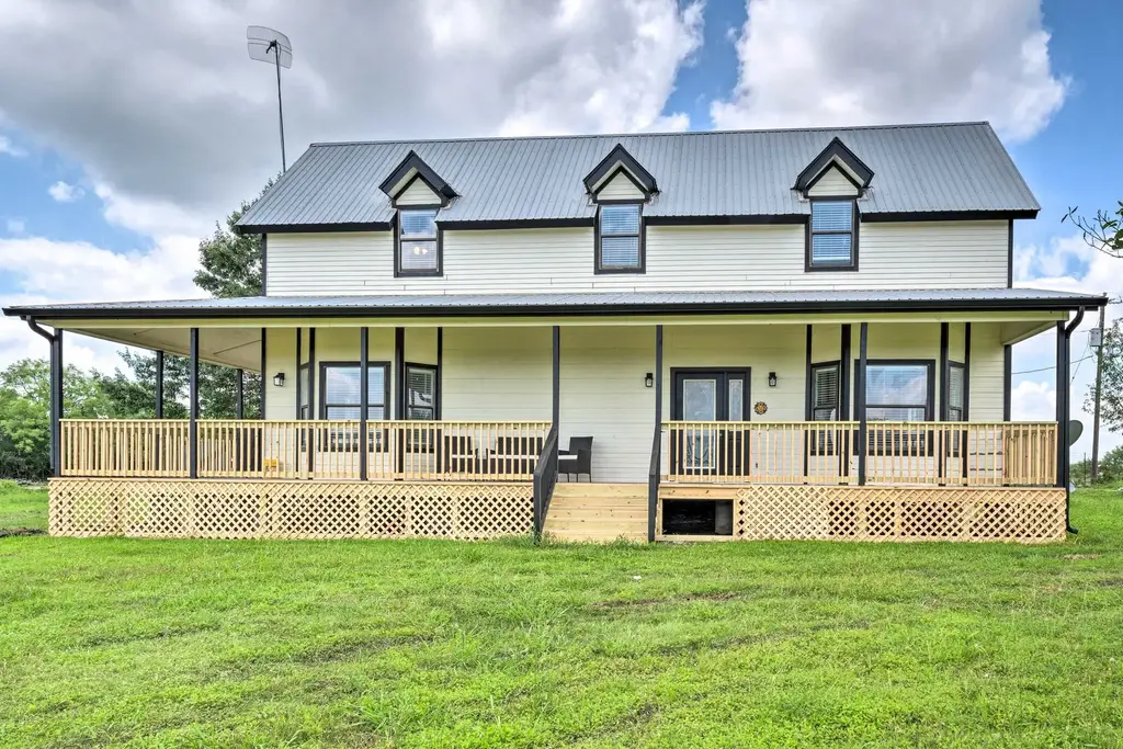 15805 Richards Drive, Del Valle