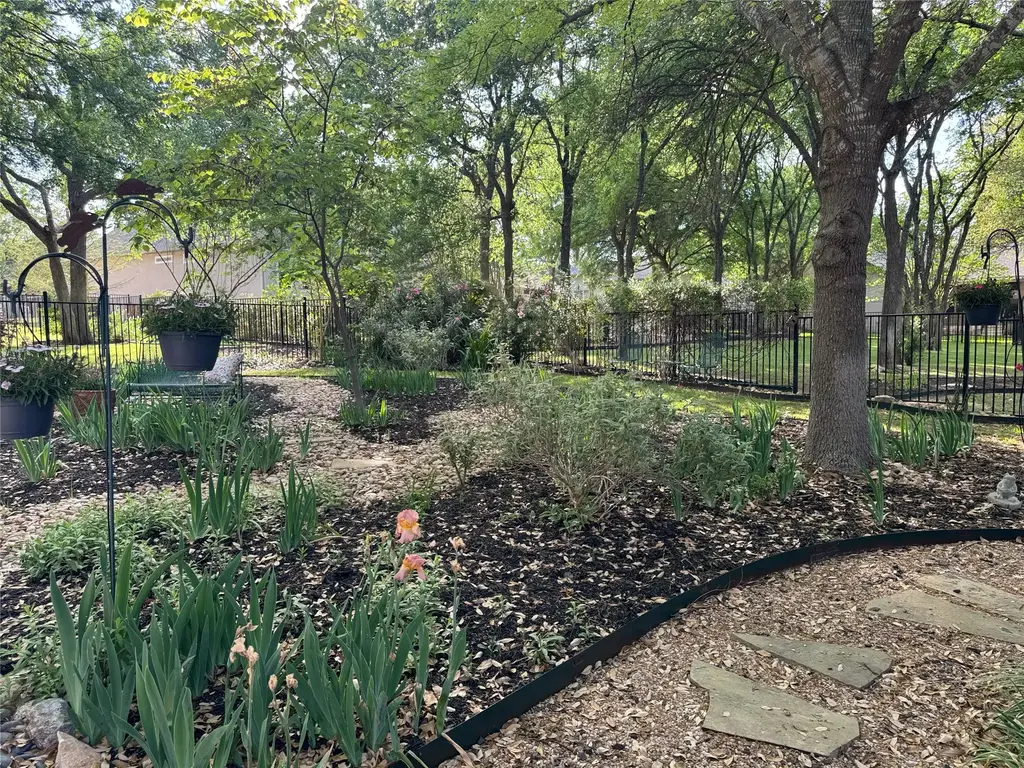290 Whispering Wind Drive, Georgetown