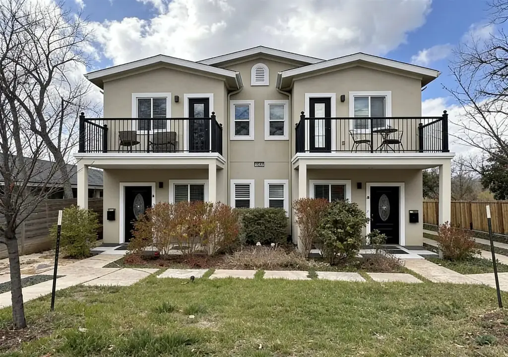 5004 Rowena Avenue A, Austin