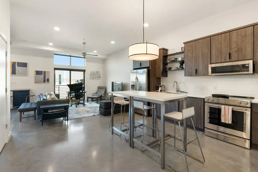 2124 E 6th Street 212, Austin