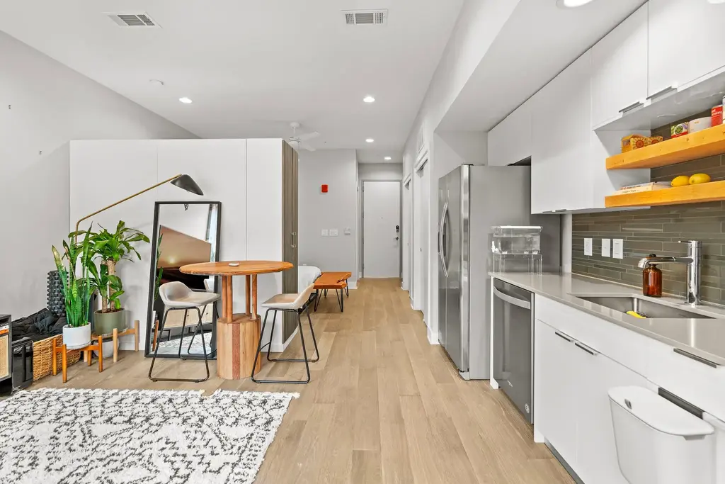 1800 E 4th 208, Austin